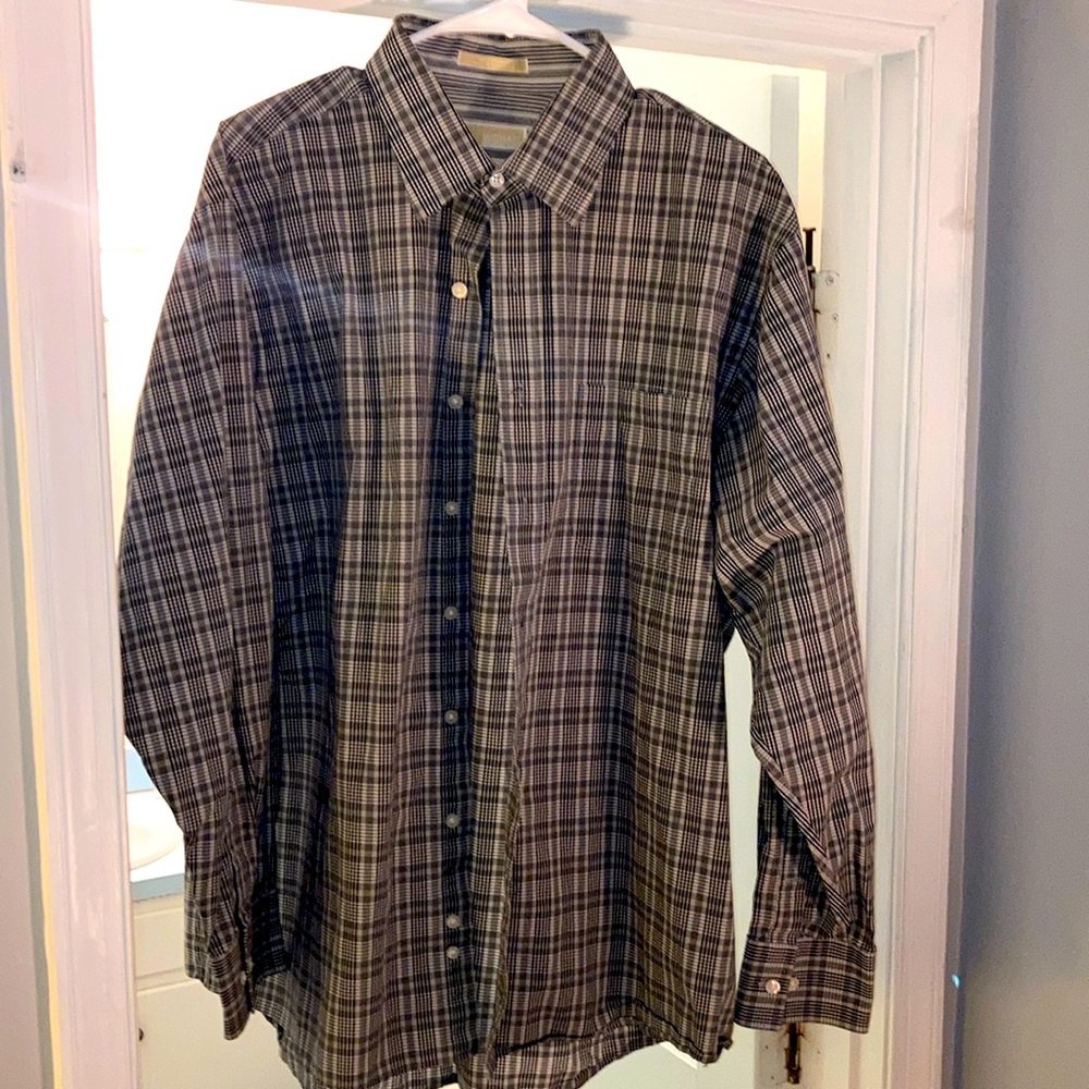 Black and gray long sleeve plaid Michael Kors XL shirt
